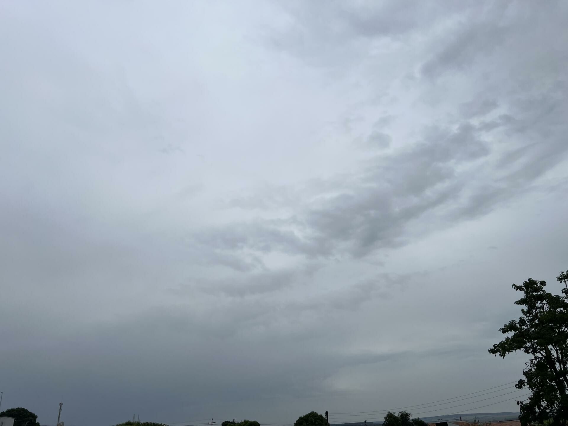 Imagem de compartilhamento para o artigo Terça-feira terá calor, muitas nuvens e chance de chuva em Alcinópolis e Paraíso das Águas da MS Todo dia